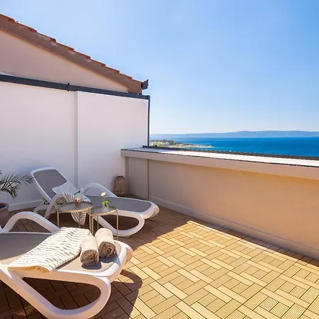 Daire Mia Penthouse With Panoramic Terrace Makarska